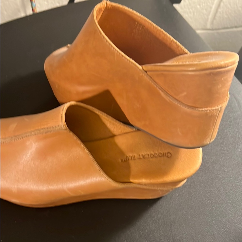 Chocolat Blu Women's Tan Leather Mules